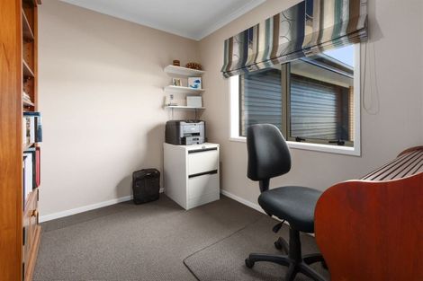 Photo of property in 10 Paparoa Crescent, Aotea, Porirua, 5024