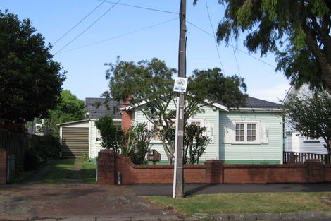 Photo of property in 31 Neville Street, Point Chevalier, Auckland, 1022