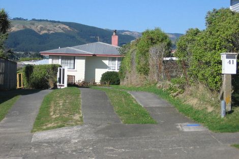 Photo of property in 41 Takapuwahia Drive, Takapuwahia, Porirua, 5022