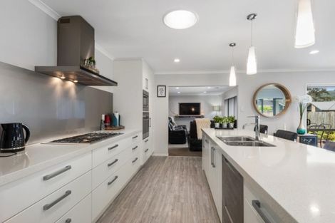 Photo of property in 10a Sunstone Crescent, Brown Owl, Upper Hutt, 5018