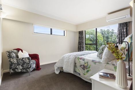 Photo of property in 43 Forrest Hill Road, Milford, Auckland, 0620