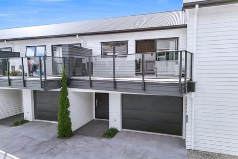 Photo of property in 2/20 Hunter Street, Hamilton Lake, Hamilton, 3204
