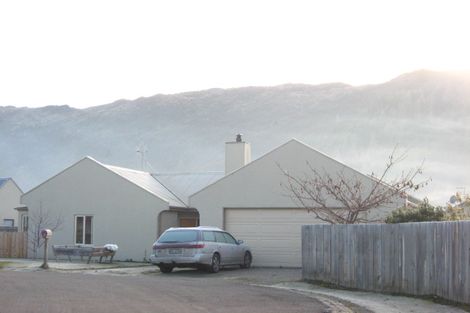 Photo of property in 8 Shanahan Lane, Arrowtown, 9302