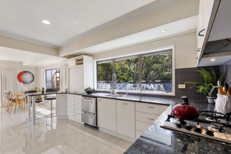 Photo of property in 203 Chelsea View Drive, Chatswood, Auckland, 0626