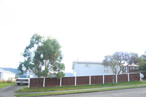 Photo of property in 5 Mount Marua Way, Timberlea, Upper Hutt, 5018