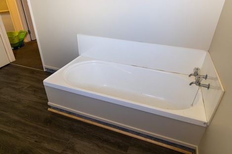 Photo of property in 2 Scotts Field Drive, Takanini, 2112