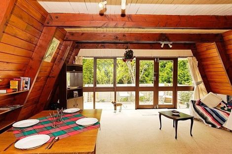 Photo of property in 24 Cornwall Street, Te Atatu South, Auckland, 0610