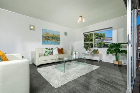 Photo of property in 7 Seabar Place, Glen Eden, Auckland, 0602