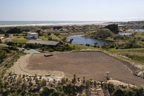 Photo of property in 53a Reay Mackay Grove, Waikawa Beach, Manakau, 5573