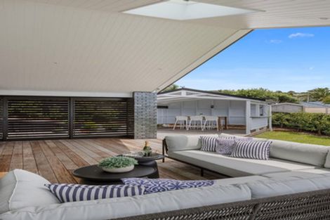 Photo of property in 4 Grovenor Drive, Orewa, 0931