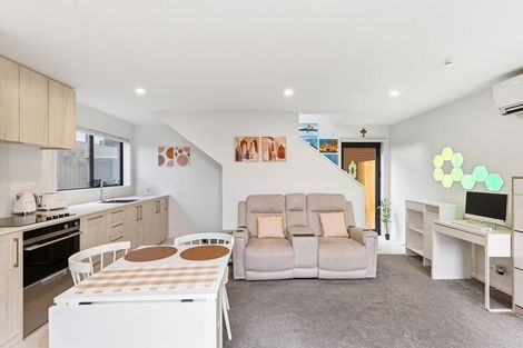 Photo of property in 2/19 Karamu Street, Te Atatu Peninsula, Auckland, 0610