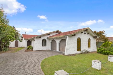 Photo of property in 28 Montclare Avenue, Ilam, Christchurch, 8041