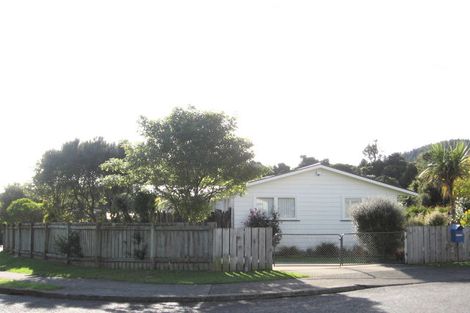 Photo of property in 36 Hookway Grove, Paraparaumu, 5032