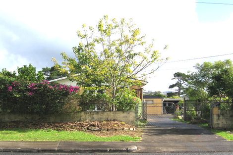 Photo of property in 115 Vodanovich Road, Te Atatu South, Auckland, 0610