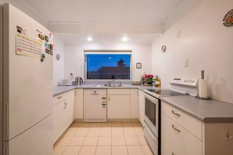 Photo of property in 2/171 Pigeon Mountain Road, Half Moon Bay, Auckland, 2012