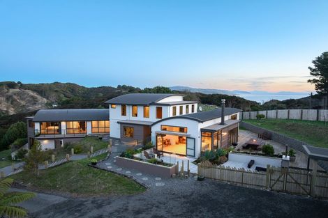 Photo of property in 3 Coroglen Rise, Pukerua Bay, 5026