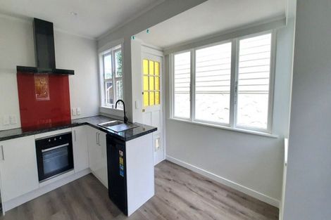 Photo of property in 4 Rotherham Terrace, Miramar, Wellington, 6022