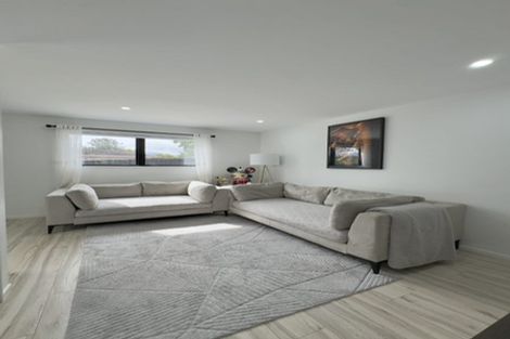 Photo of property in 19d Farwood Drive, Henderson, Auckland, 0612