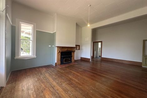 Photo of property in 121 Wellington Street, Picton, 7220