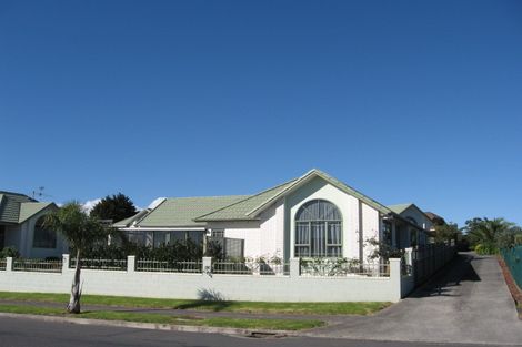 Photo of property in 243a Hill Road, The Gardens, Auckland, 2105