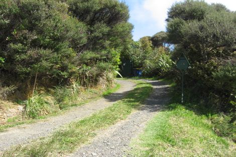 Photo of property in 18 Log Race Road, Piha, New Lynn, 0772
