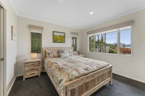 Photo of property in 19 Te Urunga Place, Acacia Bay, Taupo, 3330
