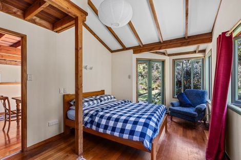 Photo of property in 66 Karekare Road, Karekare, Auckland, 0772