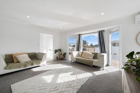 Photo of property in 1/3 Benygloe Place, Highland Park, Auckland, 2010