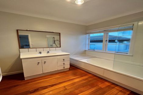 Photo of property in 9 Gull Lane, Mairangi Bay, Auckland, 0630