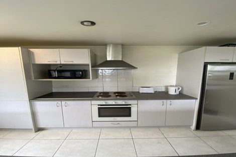 Photo of property in 8c Schnapper Rock Road, Schnapper Rock, Auckland, 0632