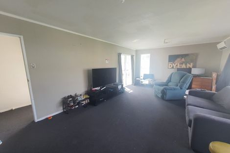 Photo of property in 10 Blueberry Grove, Timberlea, Upper Hutt, 5018