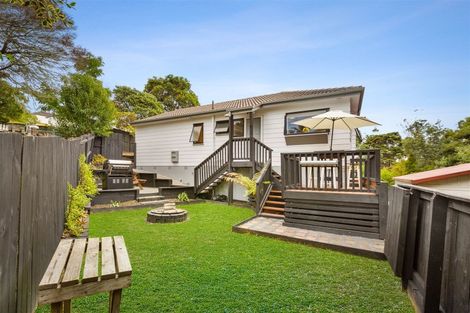 Photo of property in 9 Luxor Place, Massey, Auckland, 0614