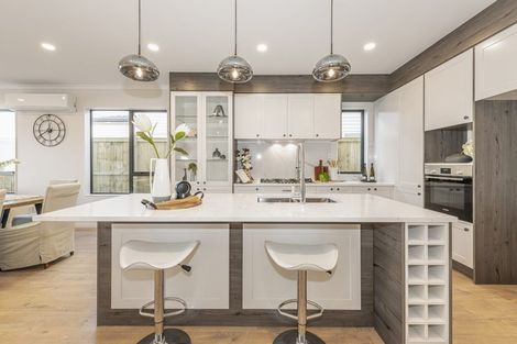 Photo of property in 54 Tir Conaill Avenue, Flat Bush, Auckland, 2019