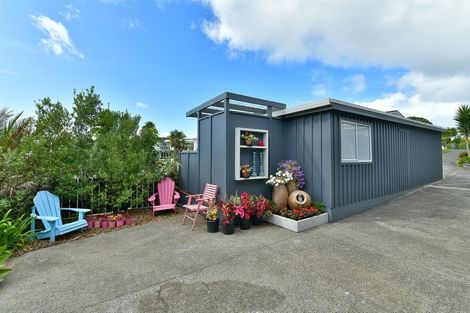 Photo of property in 112a Pacific Parade, Army Bay, Whangaparaoa, 0930