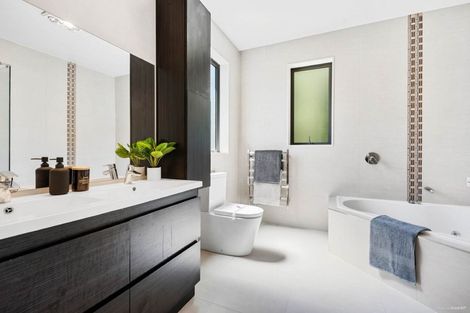 Photo of property in 29 Corricvale Way, Northcross, Auckland, 0630