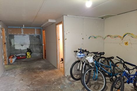 Photo of property in 20 Stuart Place, Blagdon, New Plymouth, 4310