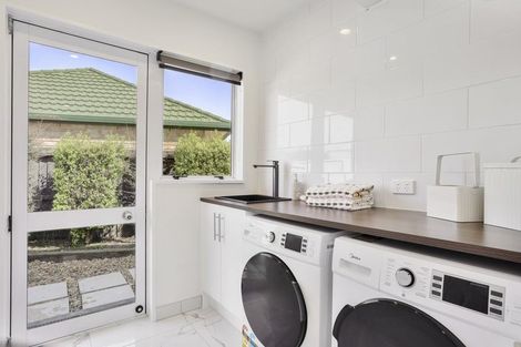 Photo of property in 10 Hossack Close, Belfast, Christchurch, 8051