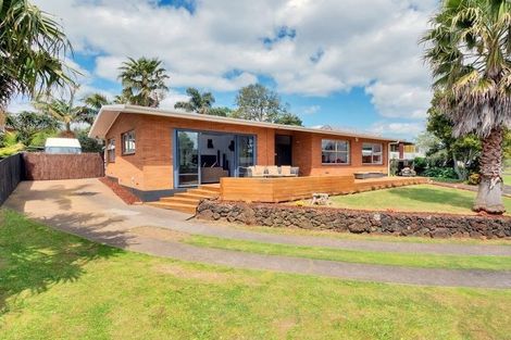 Photo of property in 10 Morrow Terrace, Pukekohe, 2120