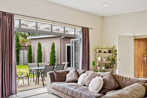 Photo of property in 44a Yeovil Road, Te Atatu Peninsula, Auckland, 0610