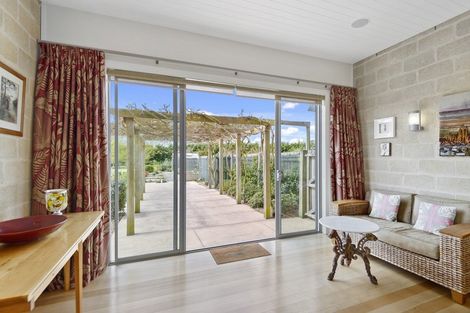 Photo of property in 1344 Poyntzs Road, West Eyreton, Rangiora, 7475