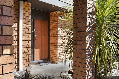 Photo of property in 20 Sandiacre Way, Browns Bay, Auckland, 0630