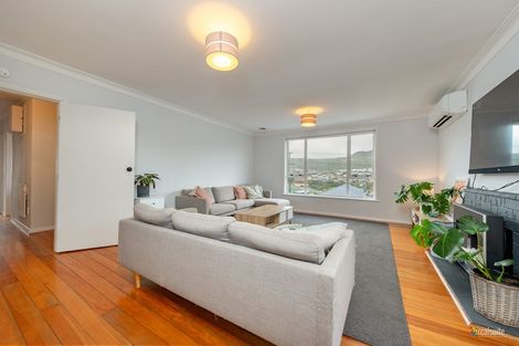 Photo of property in 23 Taylor Terrace, Tawa, Wellington, 5028