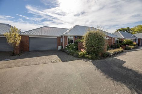Photo of property in 2 Pentavon Lane, Avonhead, Christchurch, 8042