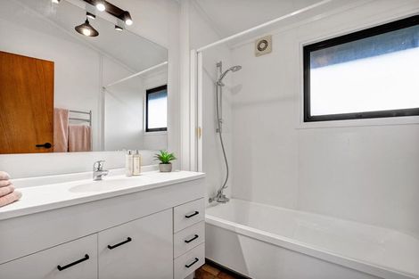 Photo of property in 46 Murray Avenue, Hawera, 4610