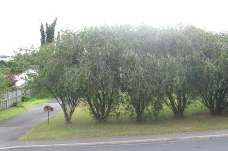 Photo of property in 8 Athena Drive, Totara Vale, Auckland, 0629