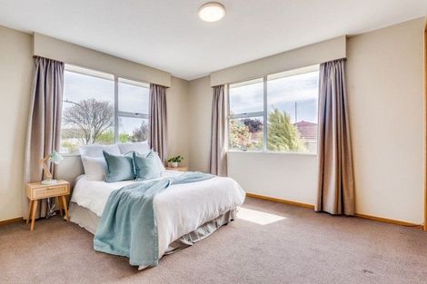 Photo of property in 48 Kent Lodge Avenue, Avonhead, Christchurch, 8042