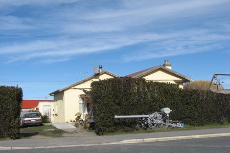 Photo of property in 2 Caulfeild Street, Ranfurly, 9332