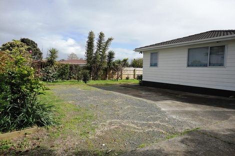 Photo of property in 11 Gibbons Road, Weymouth, Auckland, 2103