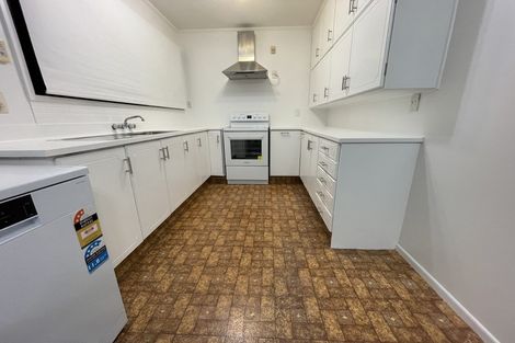 Photo of property in 6 Churton Drive, Churton Park, Wellington, 6037