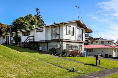Photo of property in 14 Ambury Place, Merrilands, New Plymouth, 4312